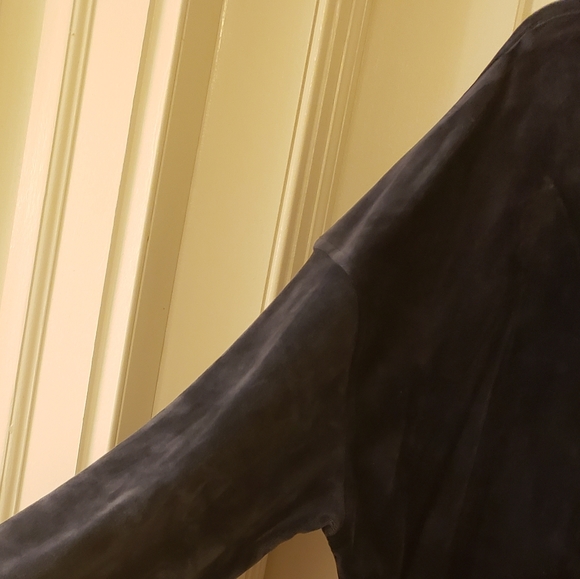 DKNY Plush Velvet pullover cropped hoodie - Picture 6 of 7